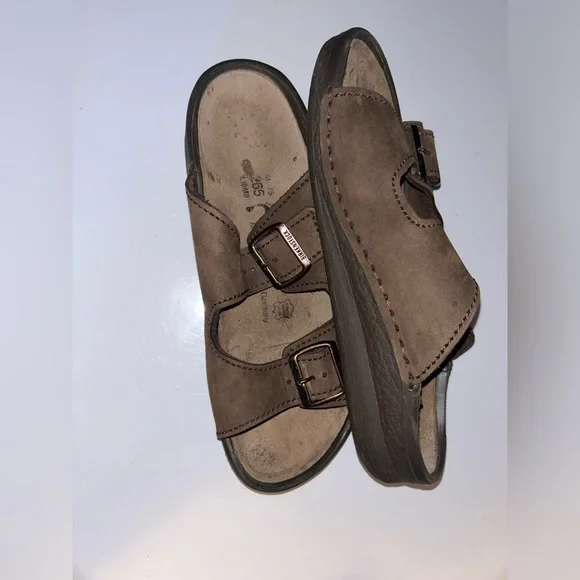 Birkenstock Tatami Brown Two Strap Sandals, size 41 - Picture 7 of 9